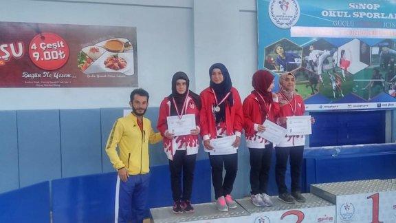 Taşkesiği Ortaokulu Dart Kategorisinde Türkiye Finallerine Katılmaya Hak Kazandı