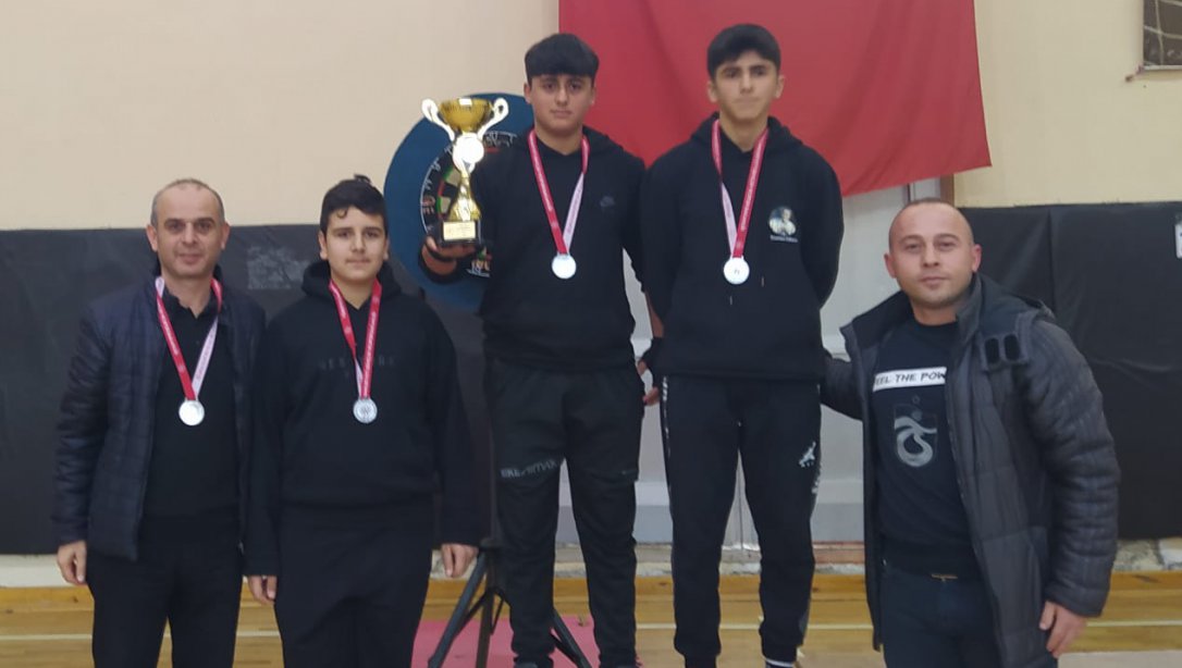 Çaybaşı Şehit Çetin Ak Anadolu Lisesi Dart Takımlarının Başarısı